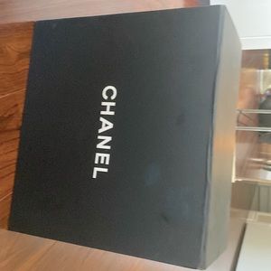 Empty Chanel Box 📦💋